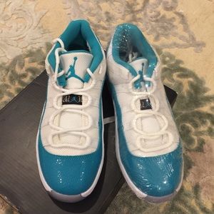 Jordan 11 size 1y